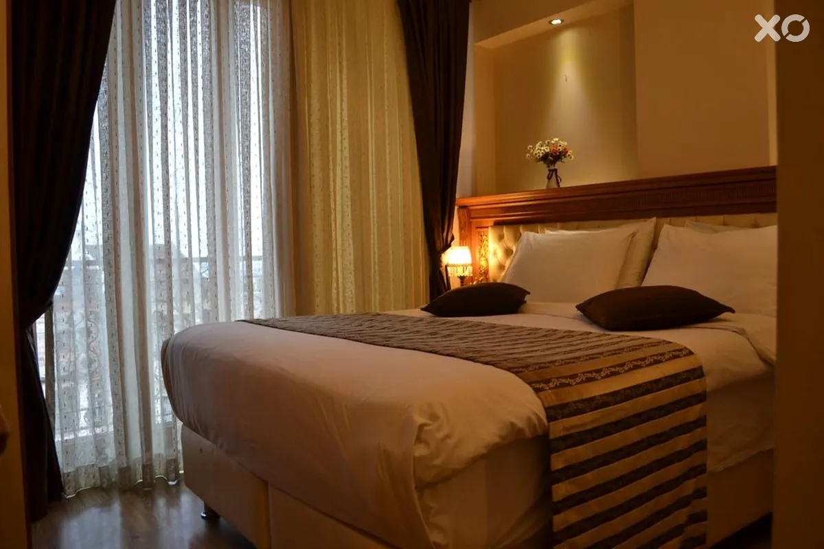 Seven Days Hotel