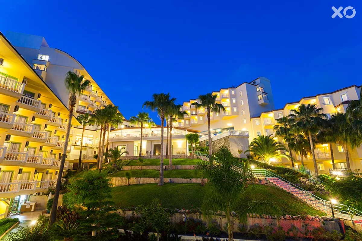 Iz Flower Side Beach Hotel