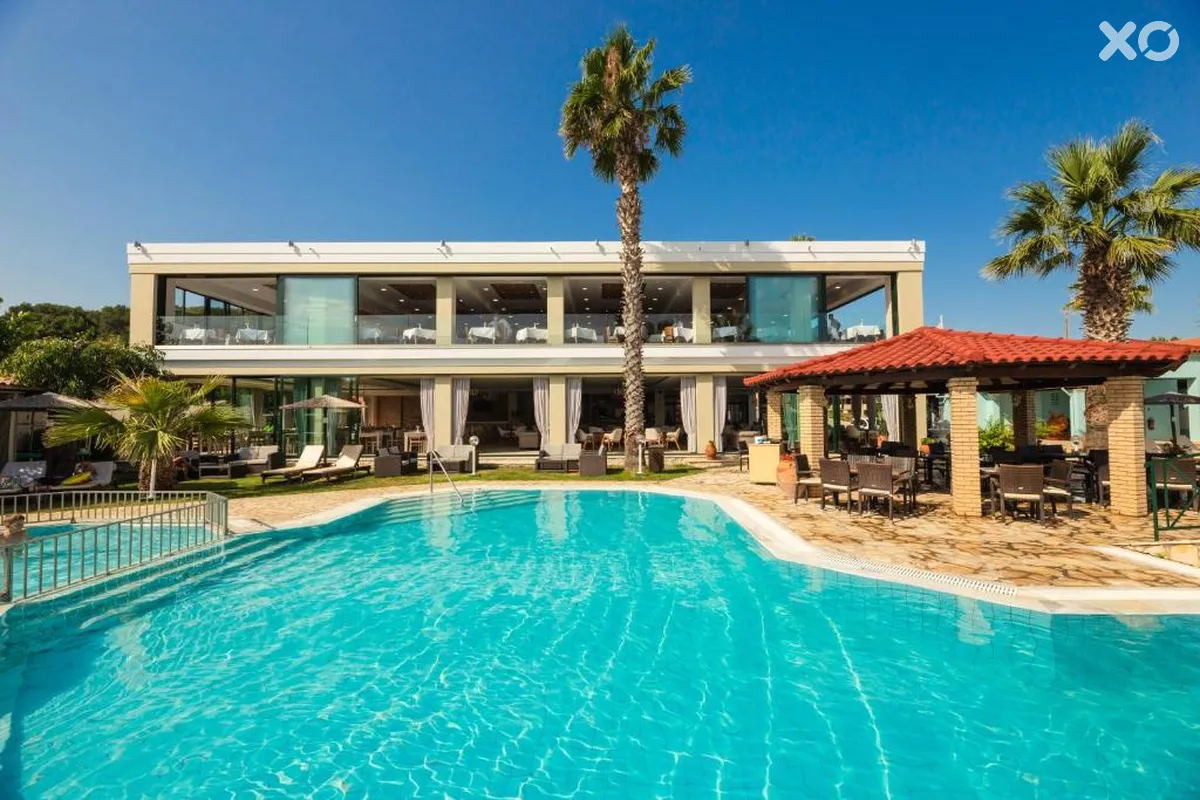 Robolla Beach Aparthotel