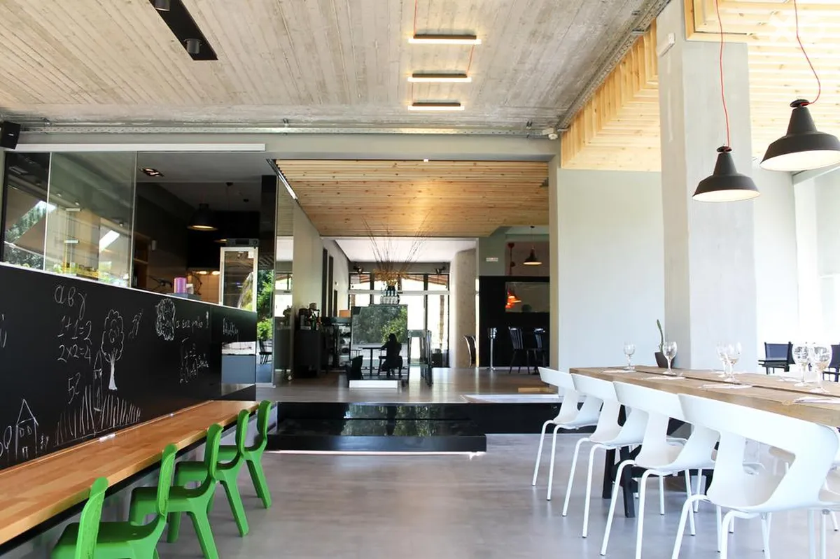 Despotiko Apartment Hotel & Suites