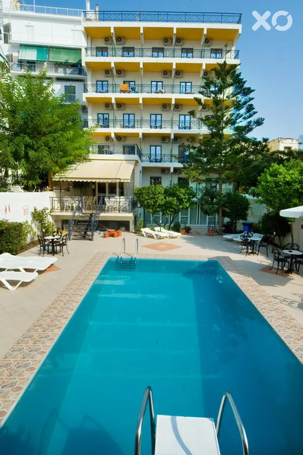 Bakos Hotel