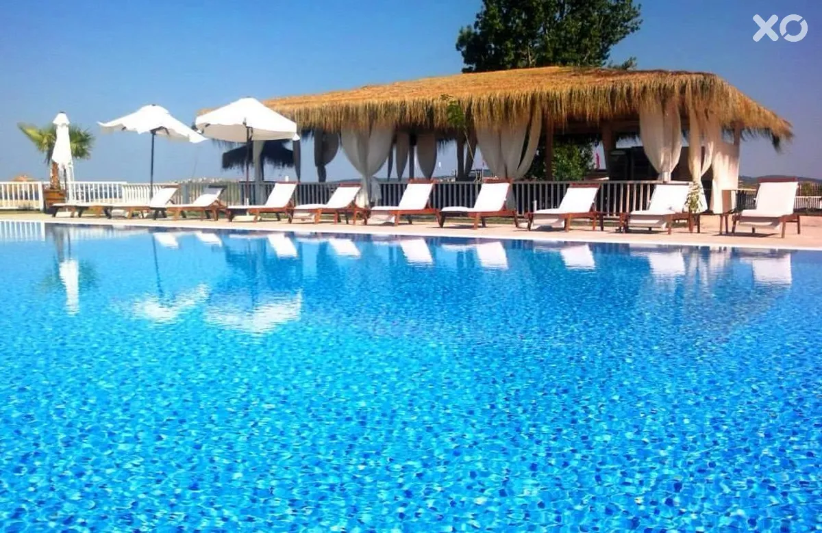 Apolonia Resort