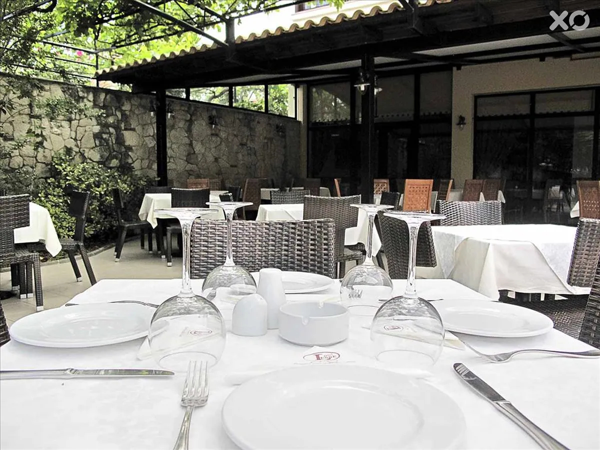 Lesse Hotel