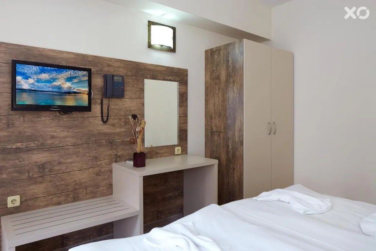 Lira Hotel