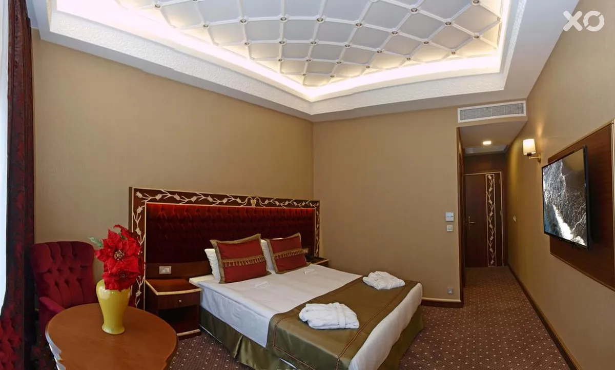 Mb Deluxe Hotel