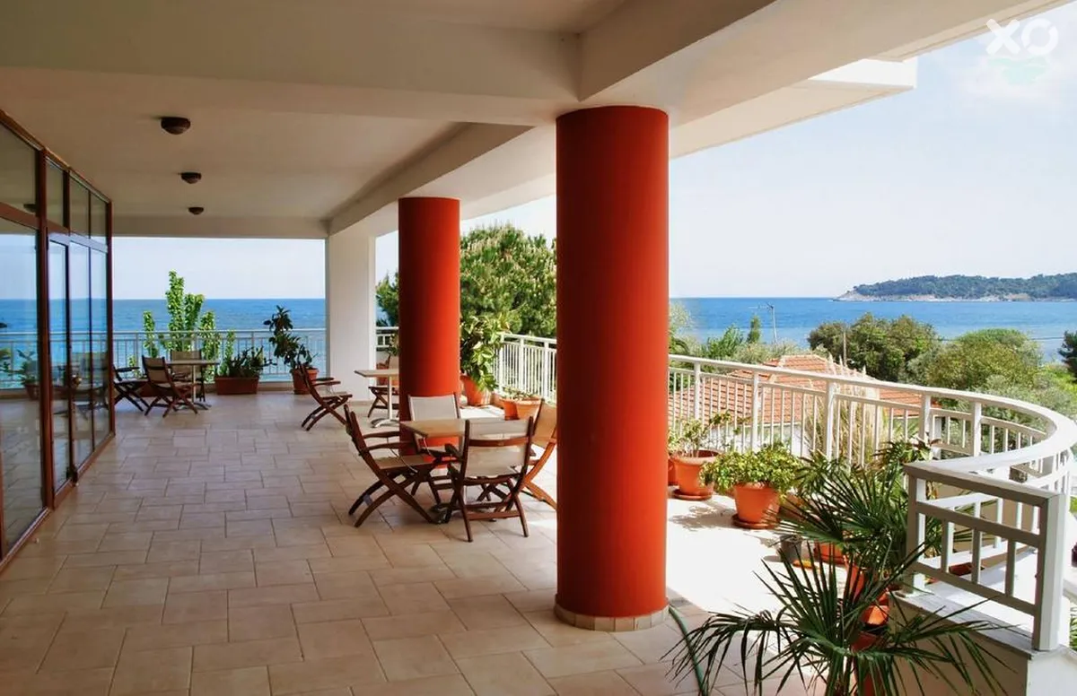 Maranton Beach Hotel