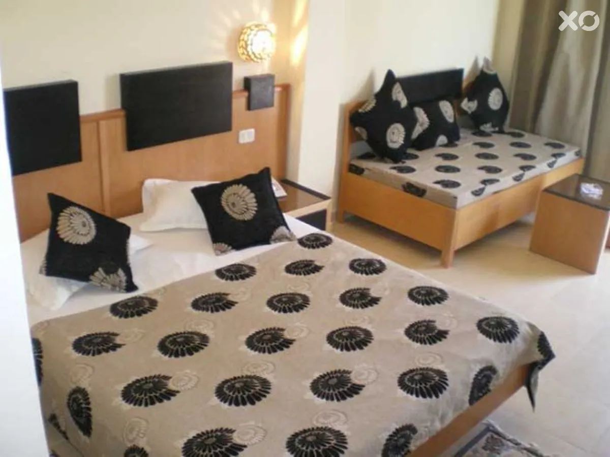 Les Palmiers Hotel