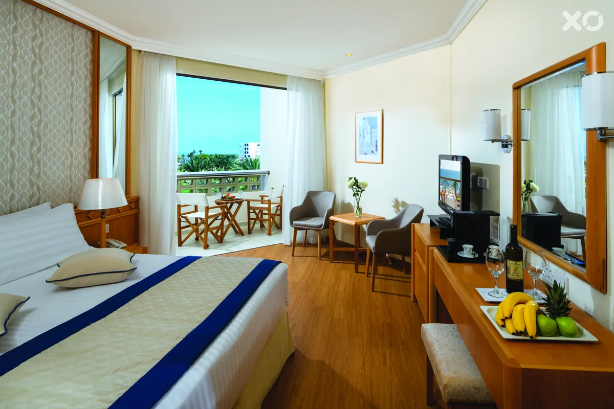 Constantinou Bros Athena Beach Hotel