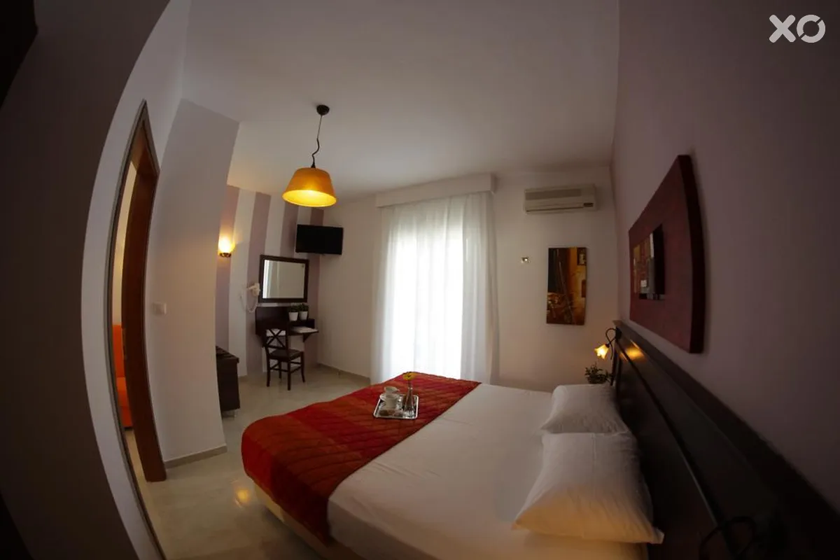 Sarantis Hotel