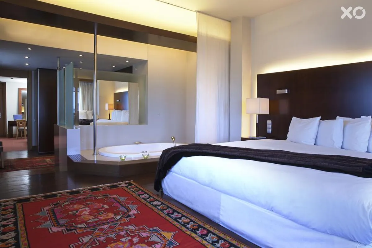Lazart Hotel