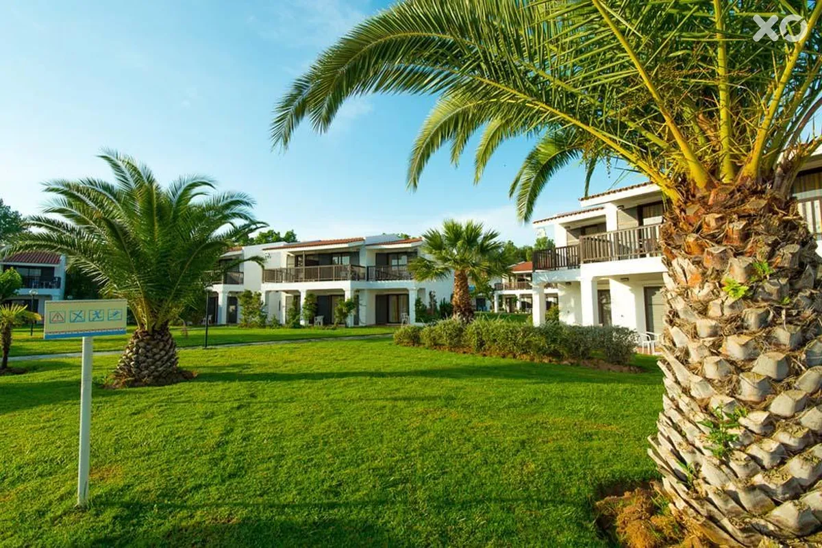 Golden Coast Hotel & Bungalows
