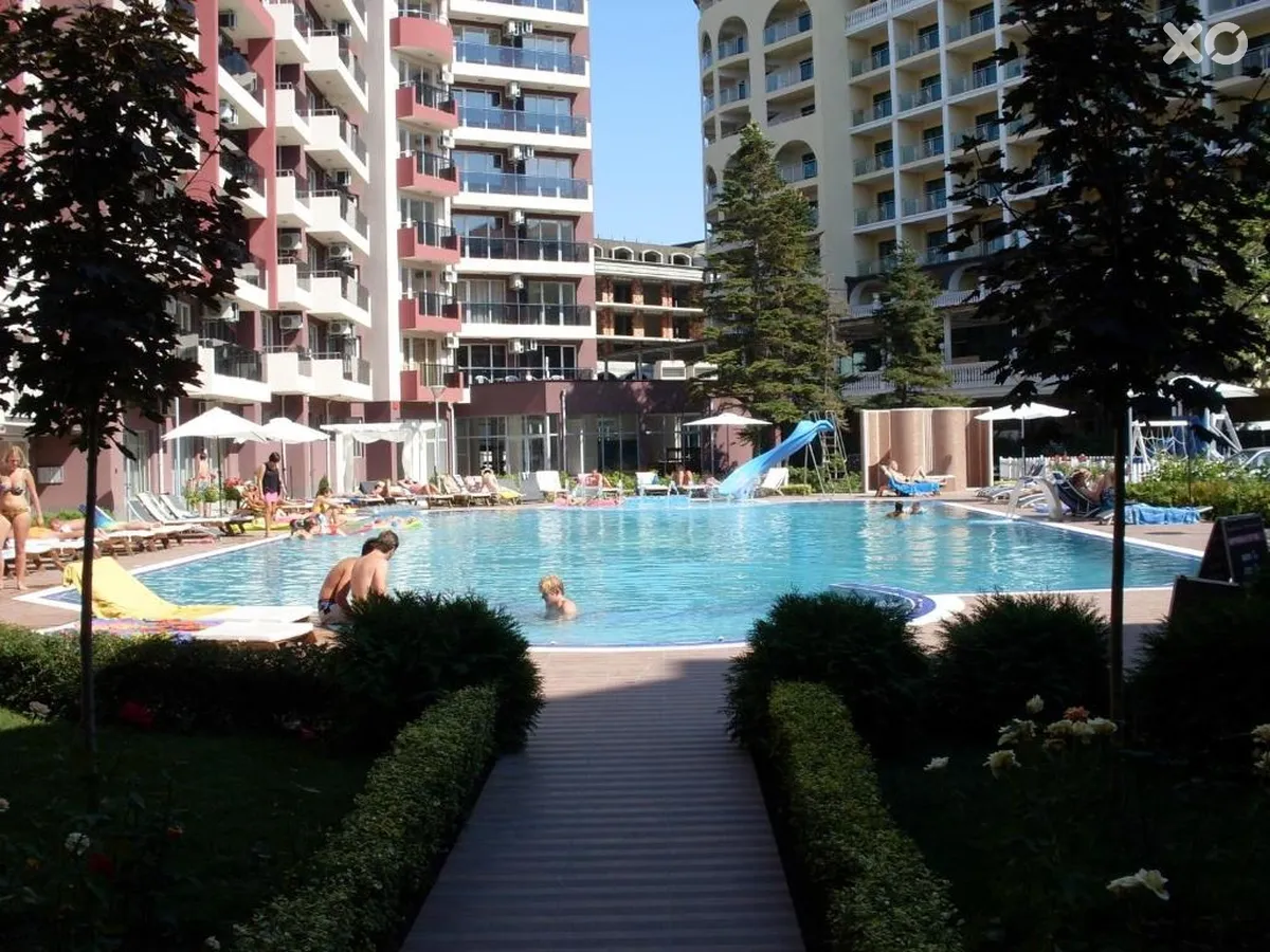 Admiral Plaza