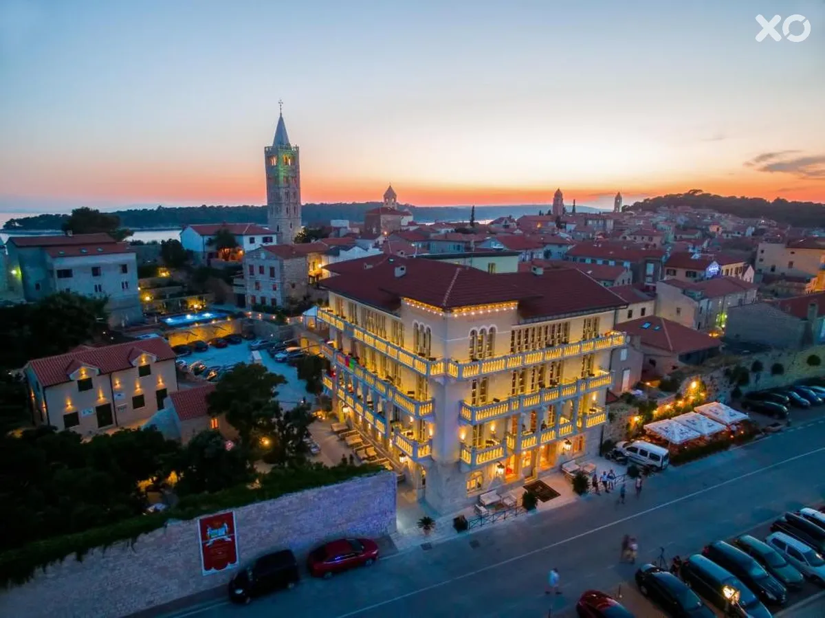 Arbiana Hotel
