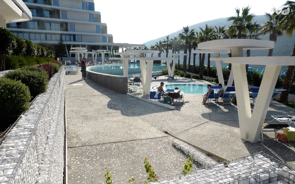 Carine Hotel Kumbor Superior