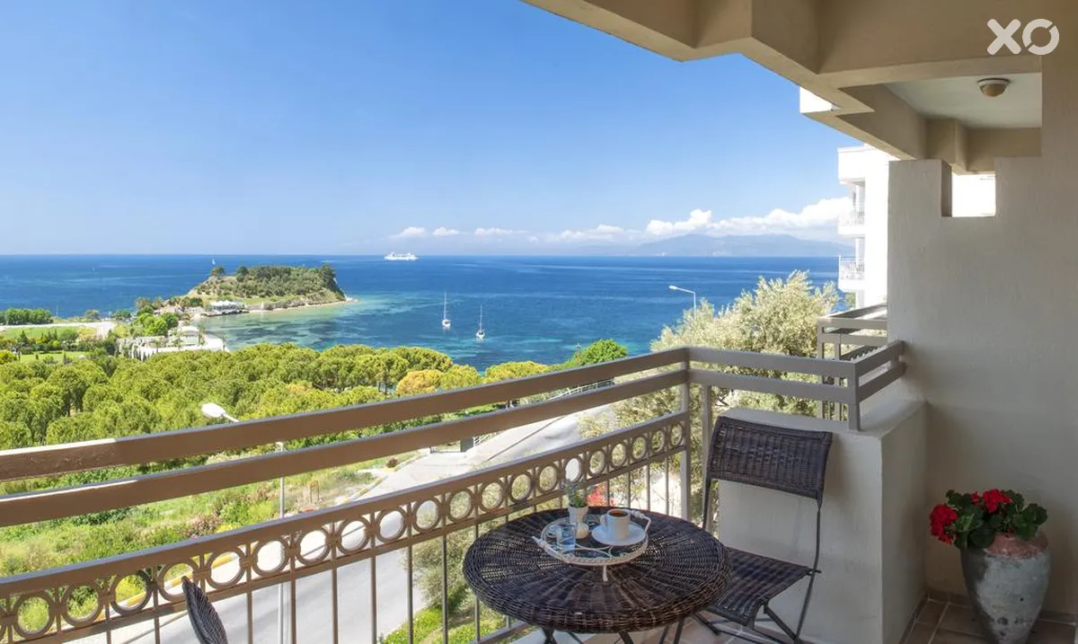 Carina Hotel