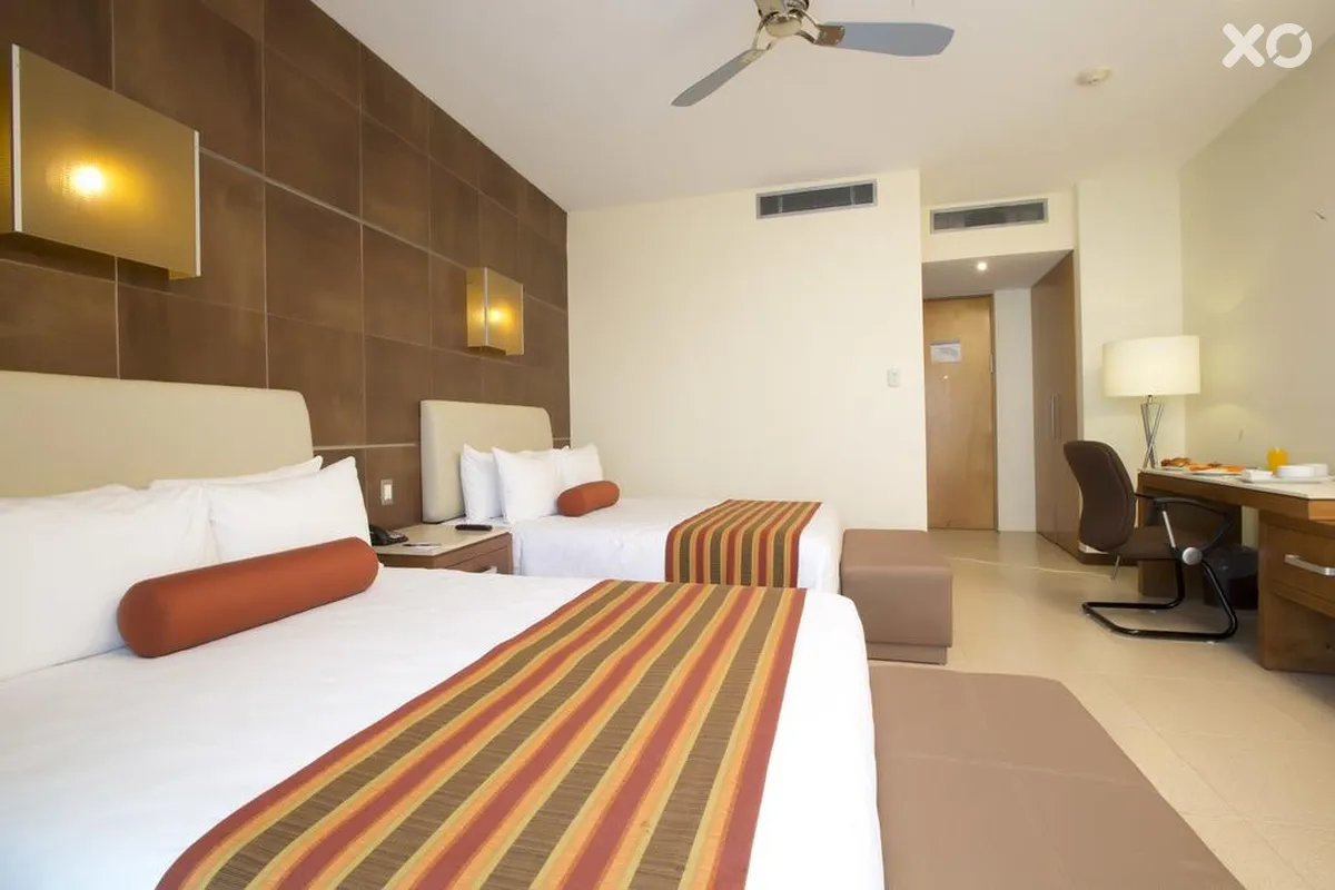 Krystal Urban Cancun Centro