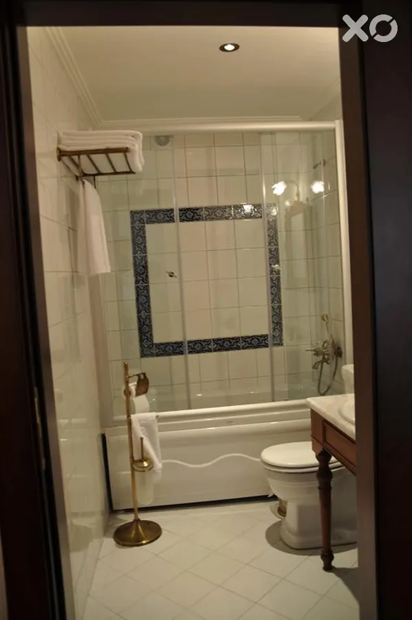 Aruna Hotel