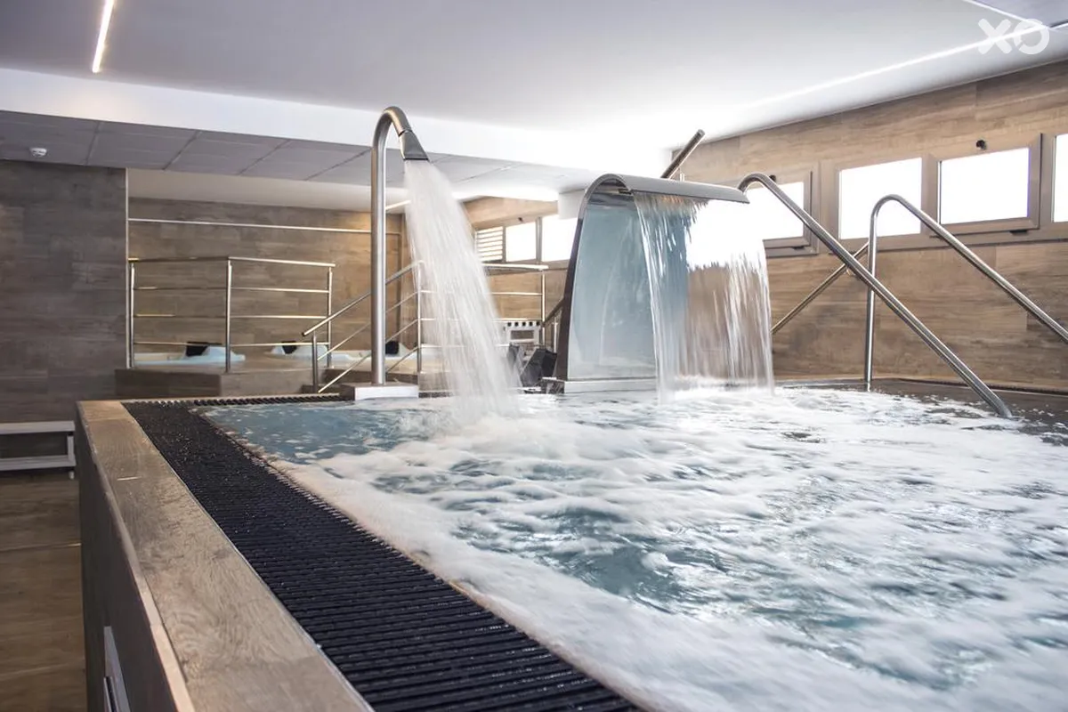 Oasis Park Hotel