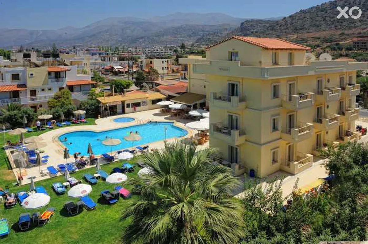 Pela Sofia Apartments