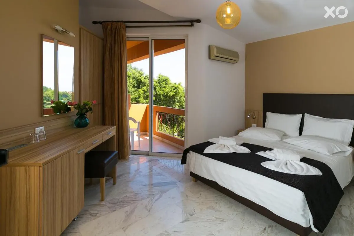 Elotia Hotel