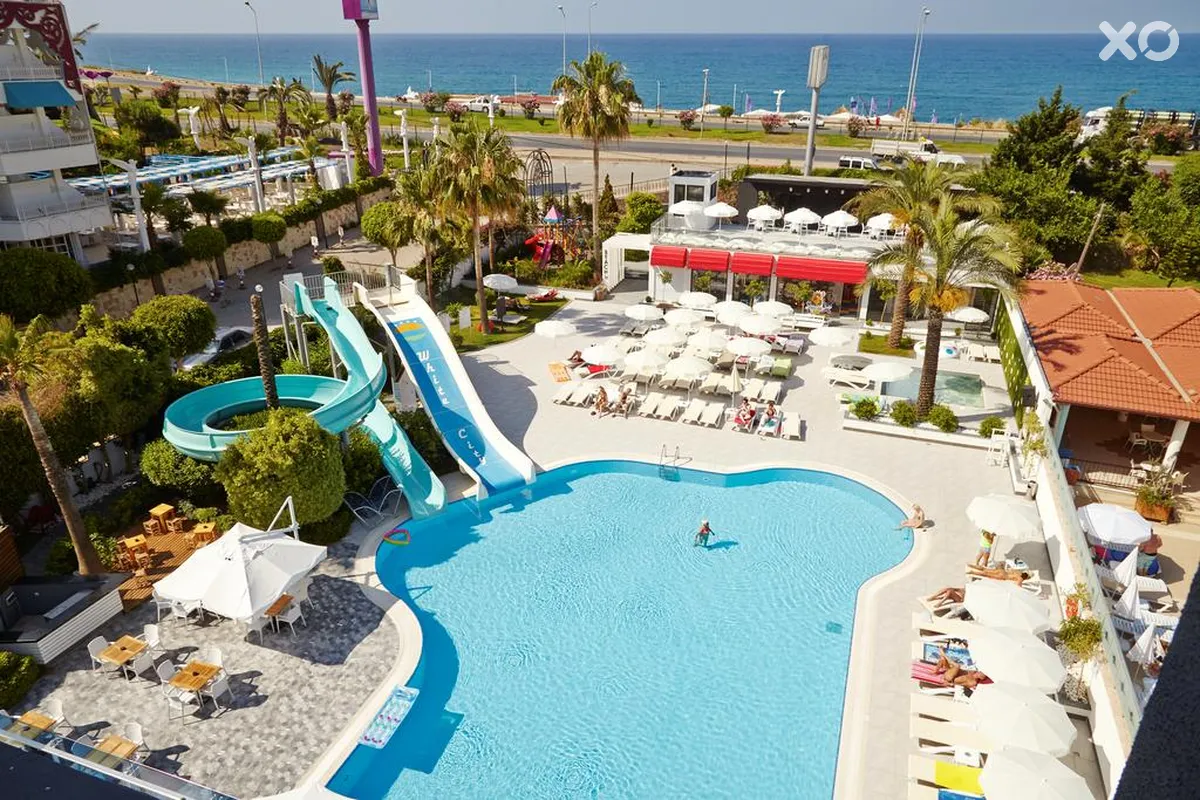 White City Beach Hotel