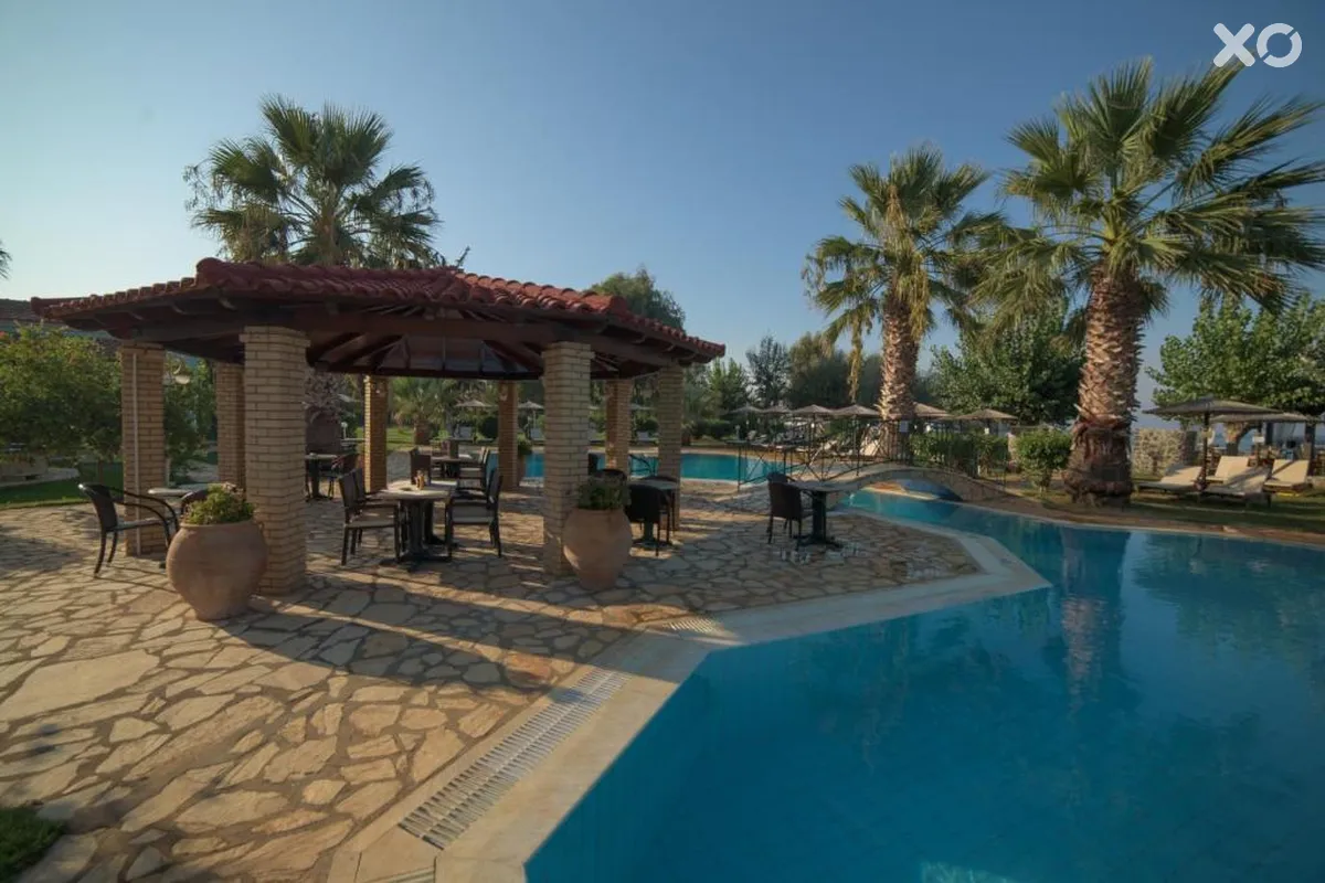 Robolla Beach Aparthotel