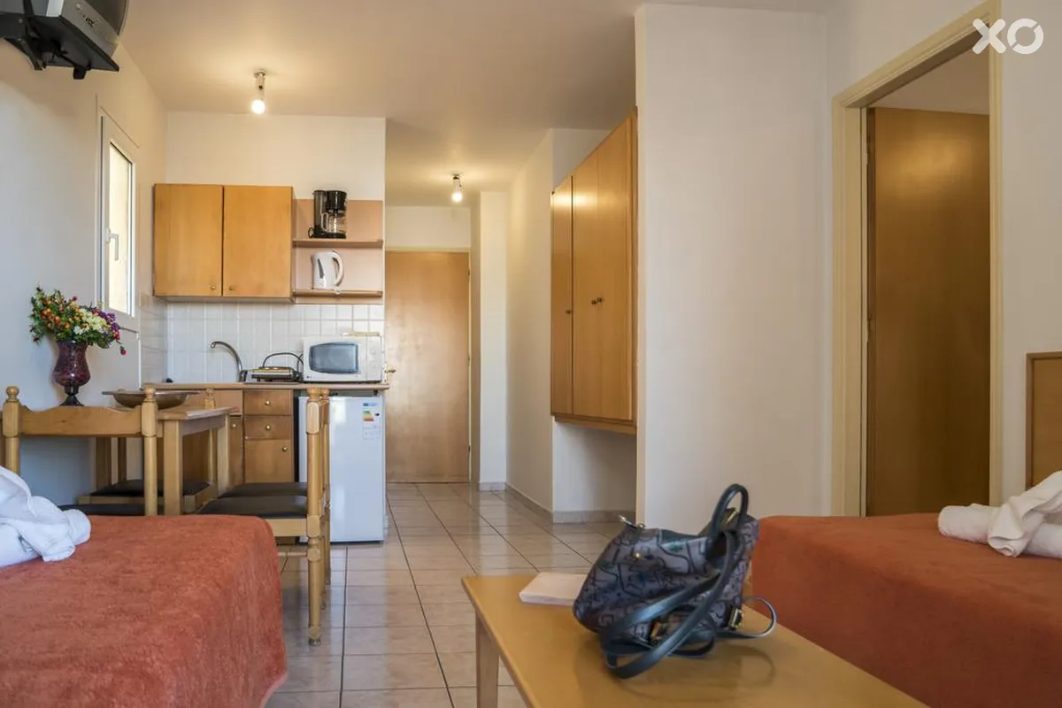 Erato Studios & Apartments