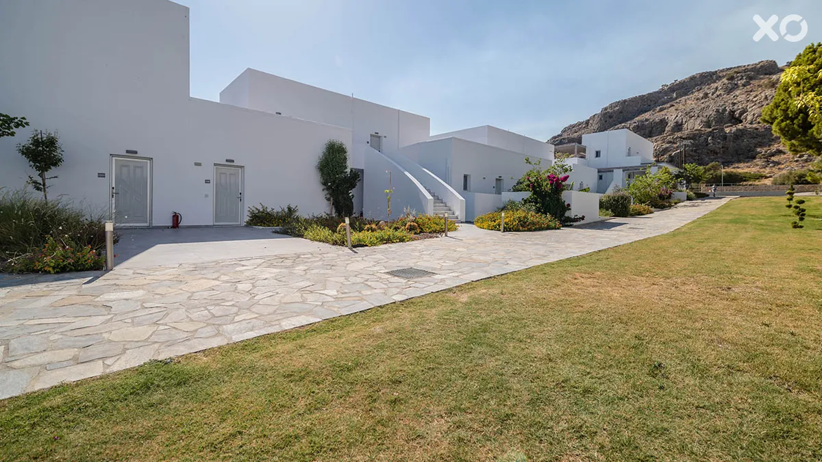 Serene Bay Hotel