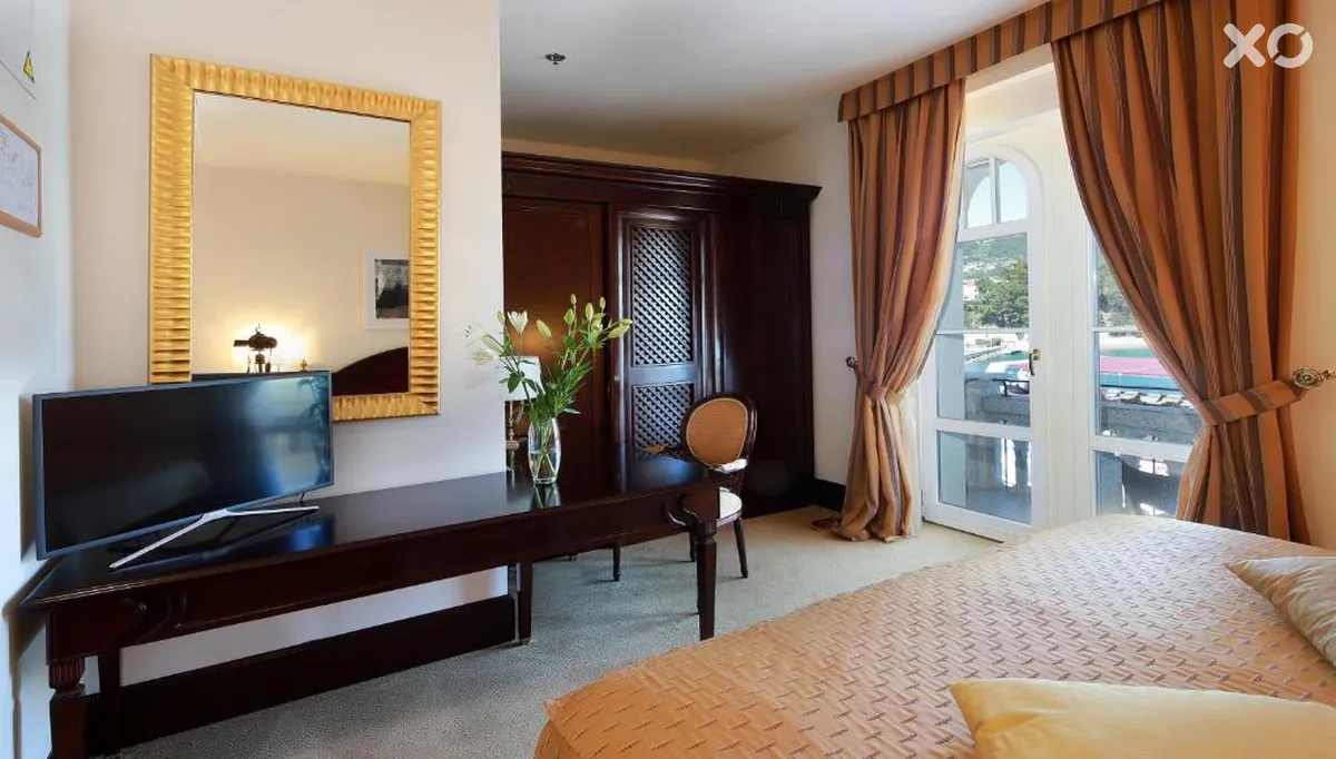 Arbiana Hotel