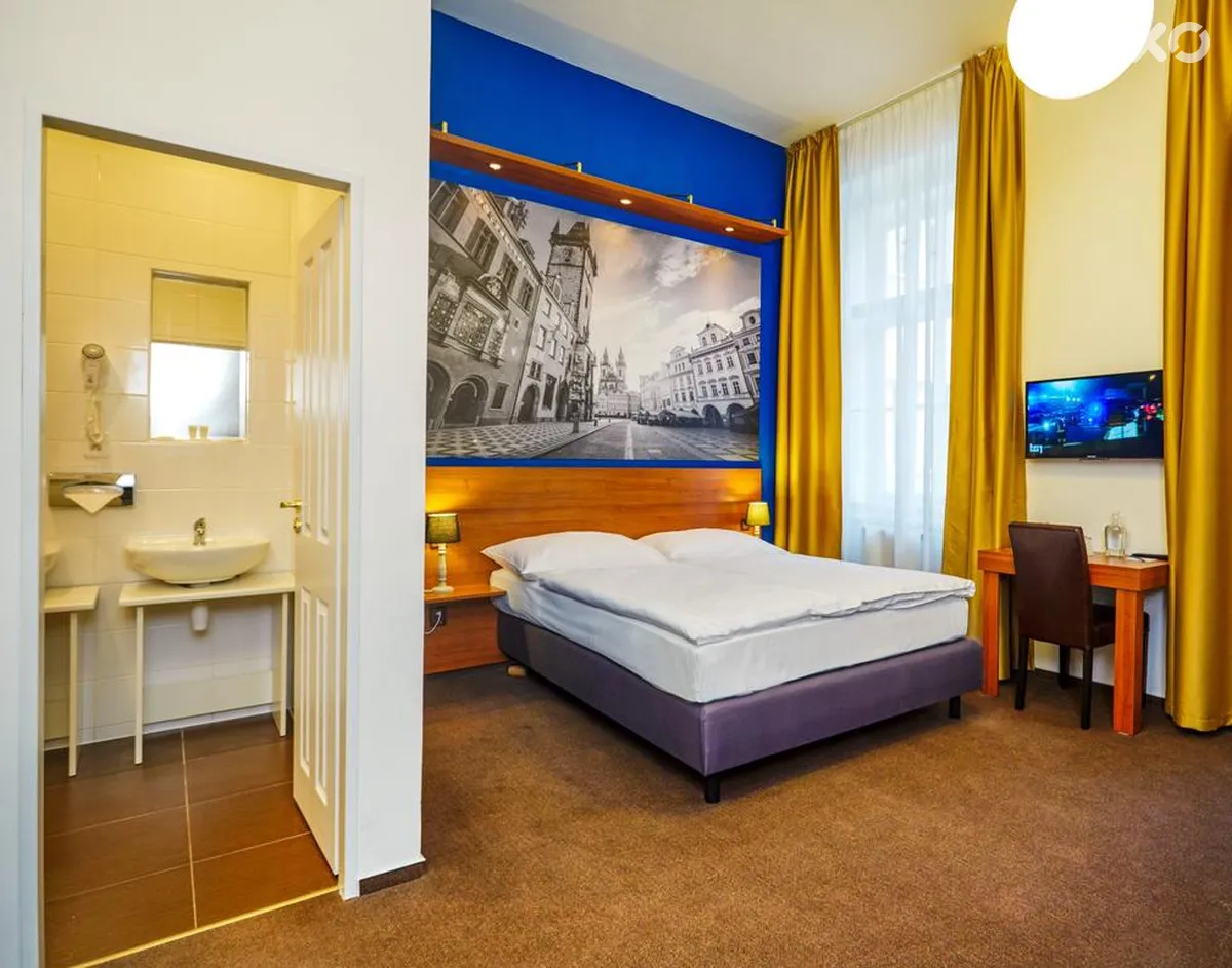 Metropolitan Old Town Hotel