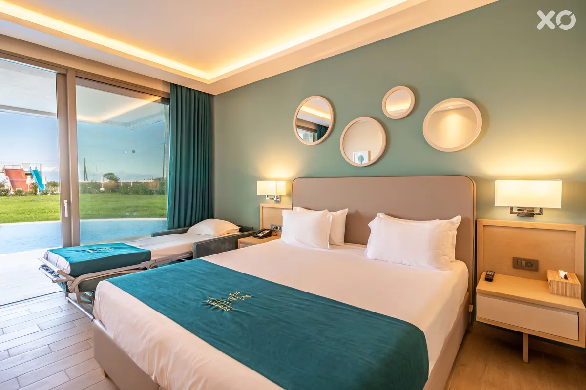 Almyros Beach Resort & Spa