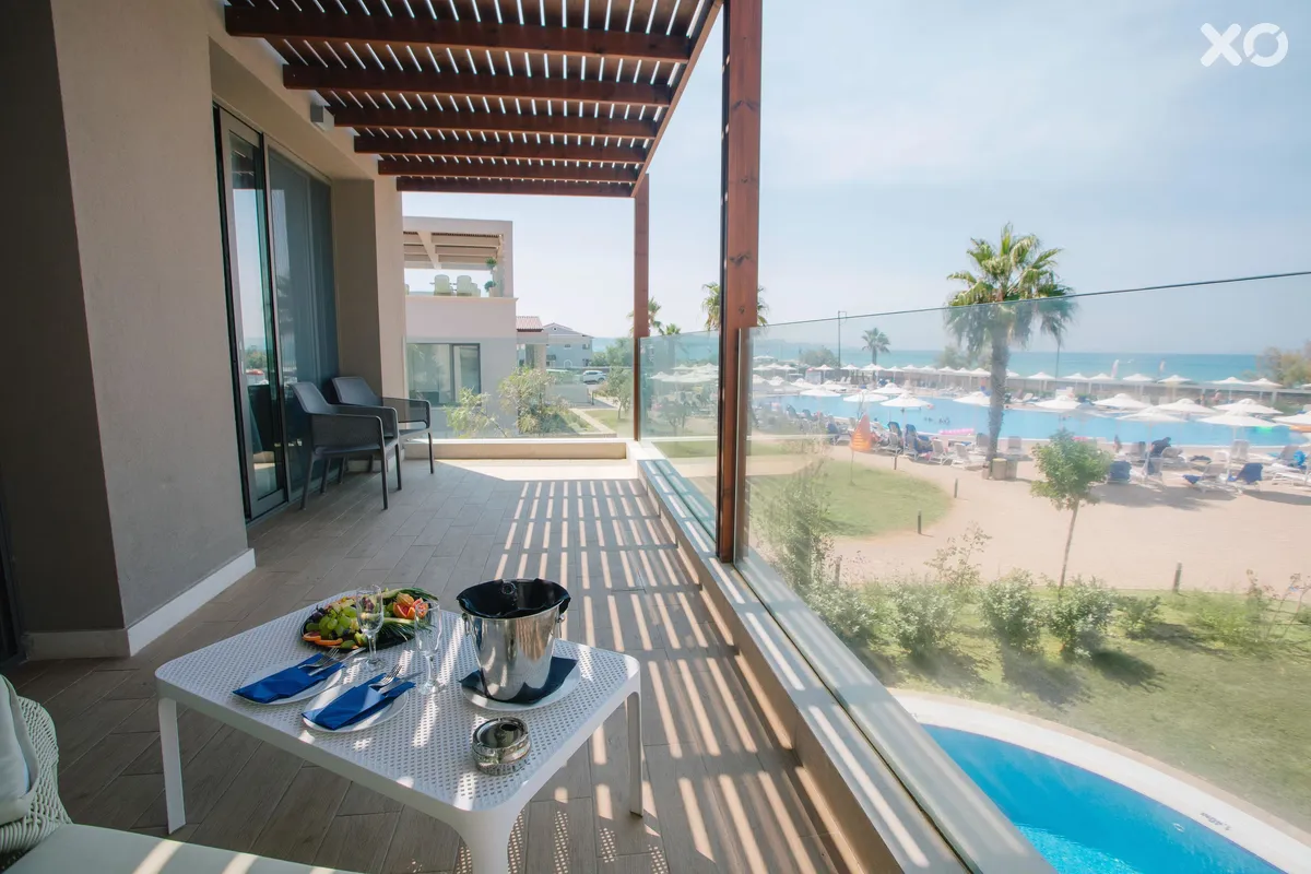 Almyros Beach Resort & Spa
