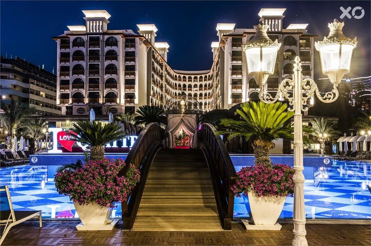 Quattro Beach Spa & Resort Hotel