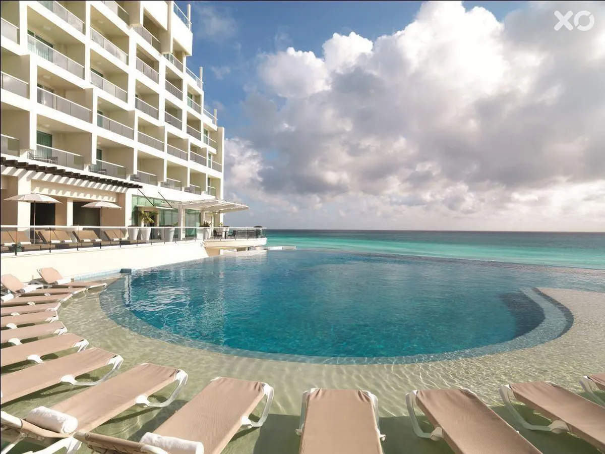 Sun Palace