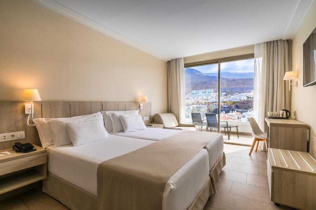 Канарські острови, коли хочеться спокою біля океану! Басейн, пляж поруч та прогулянки набережною