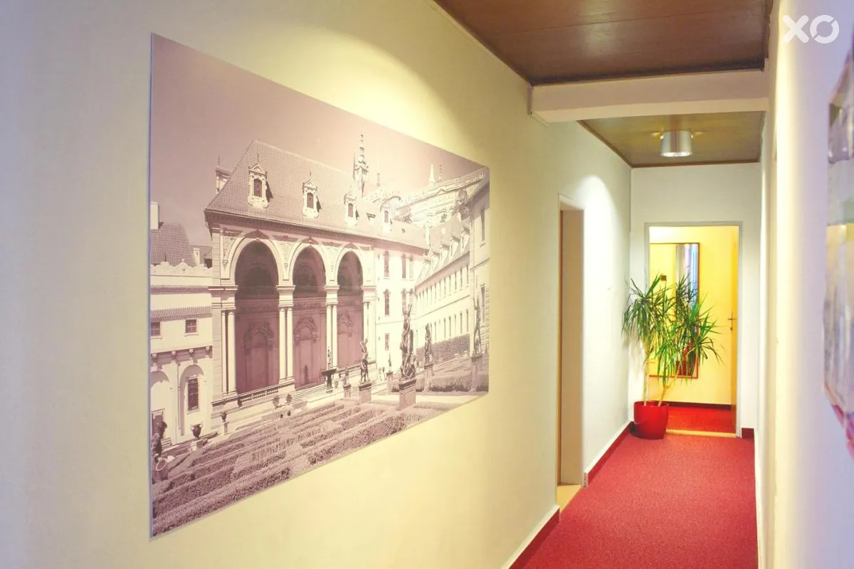 Charles Central Hotel