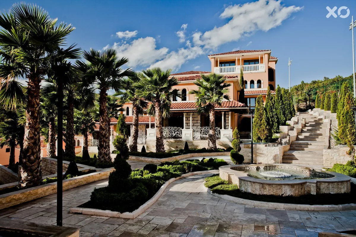 Royal Castle Design & Spa