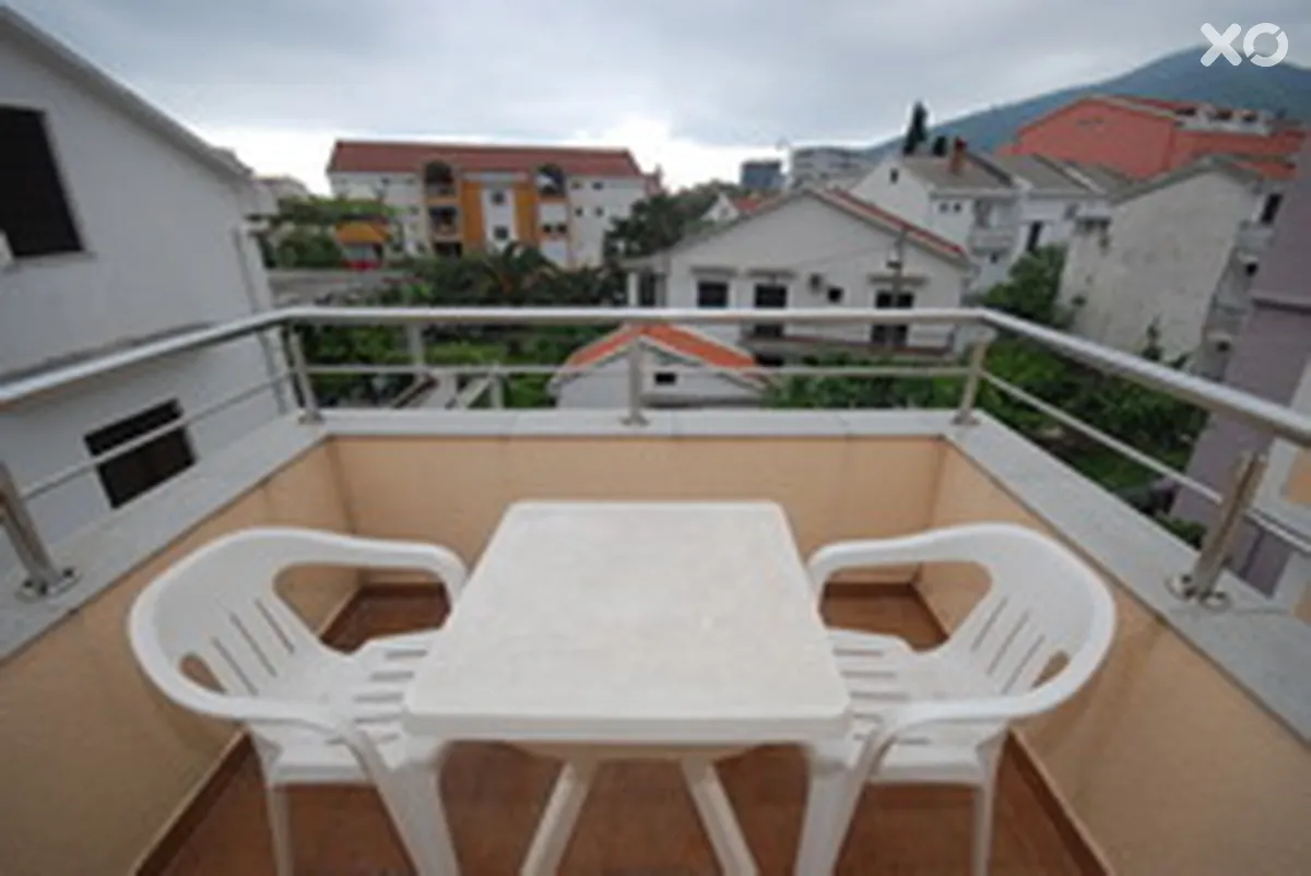 Nira Apartments