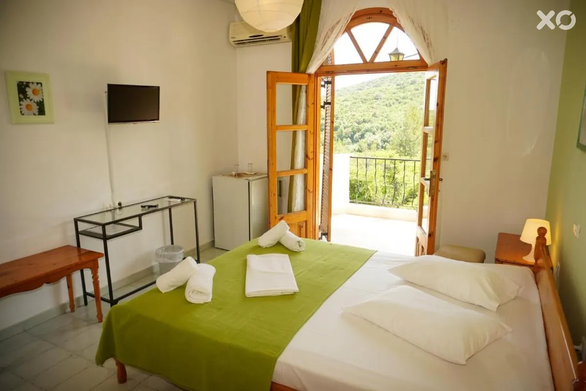 Irida Rooms