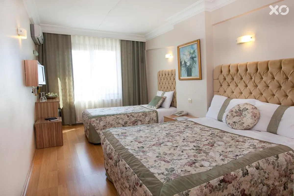 Grand Ant Hotel