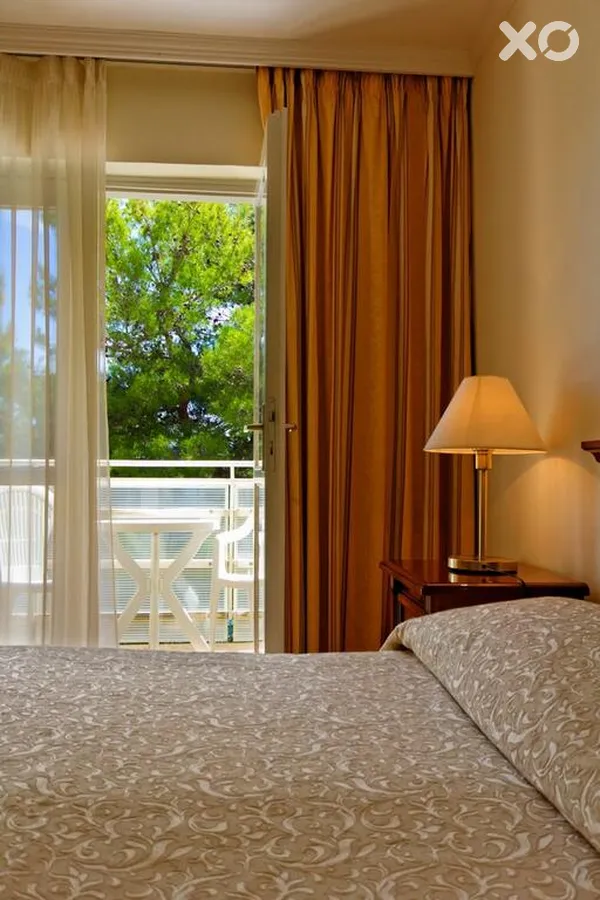 Val Hotel