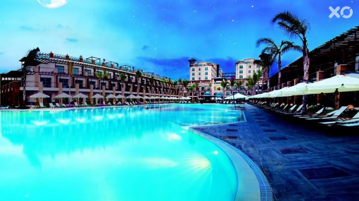 Cratos Premium Hotel & Casino