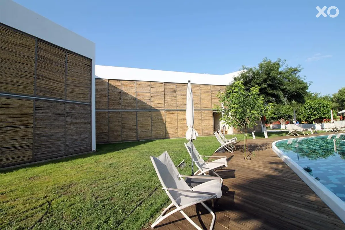 Despotiko Apartment Hotel & Suites