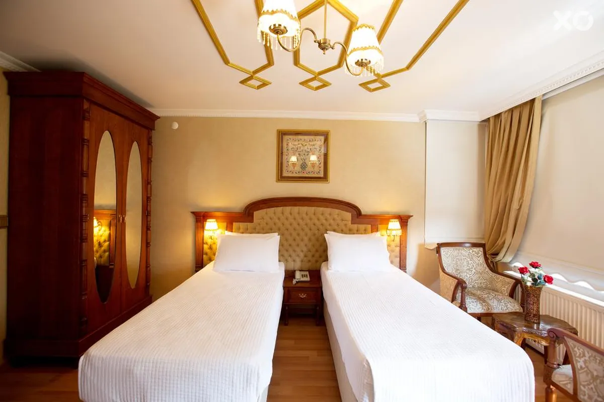Aruna Hotel