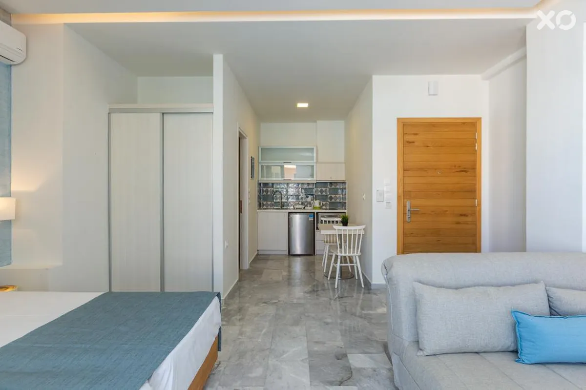 Meltemi Coast Suites