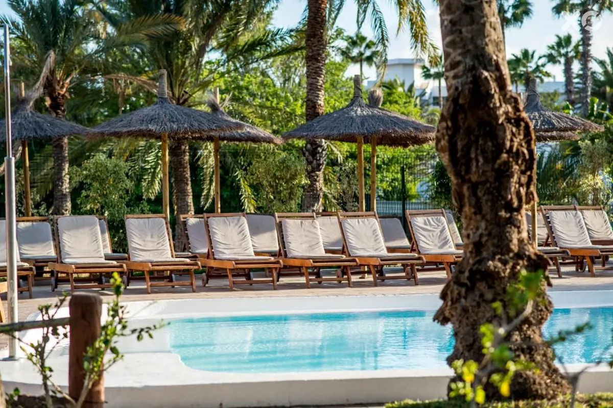 HL Miraflor Suites Hotel