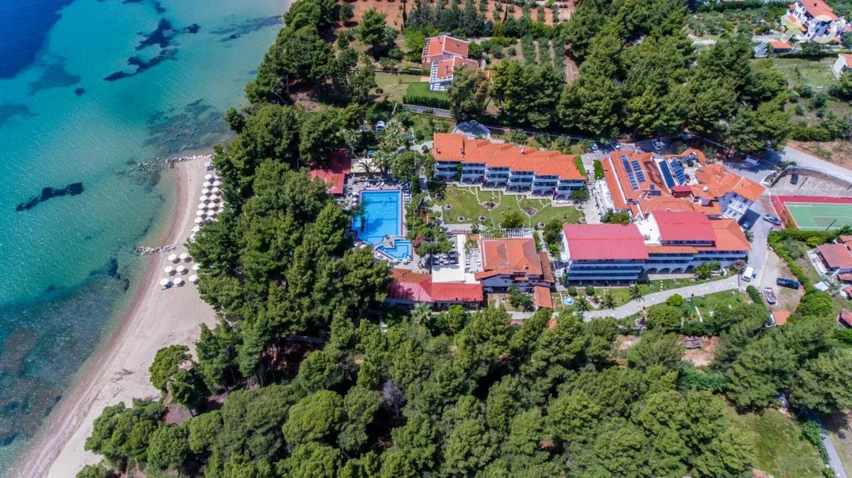 Porfi Beach Hotel
