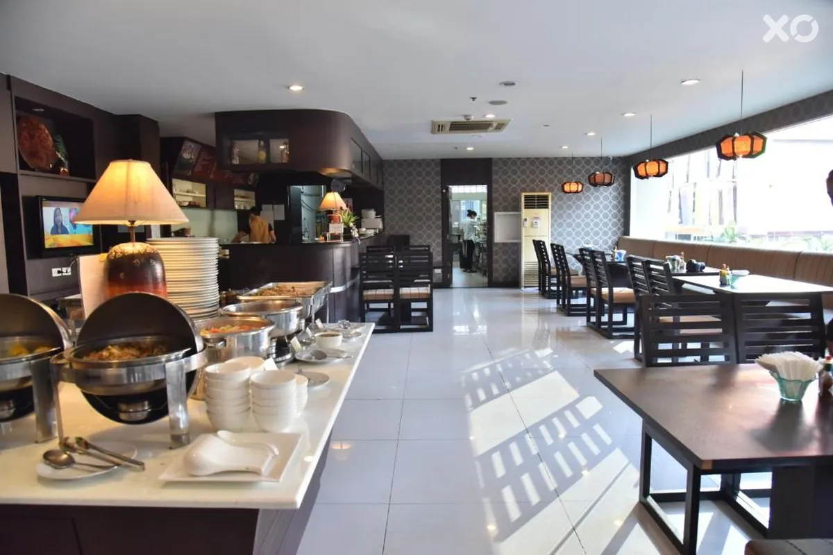 Boss Suites Nana Hotel