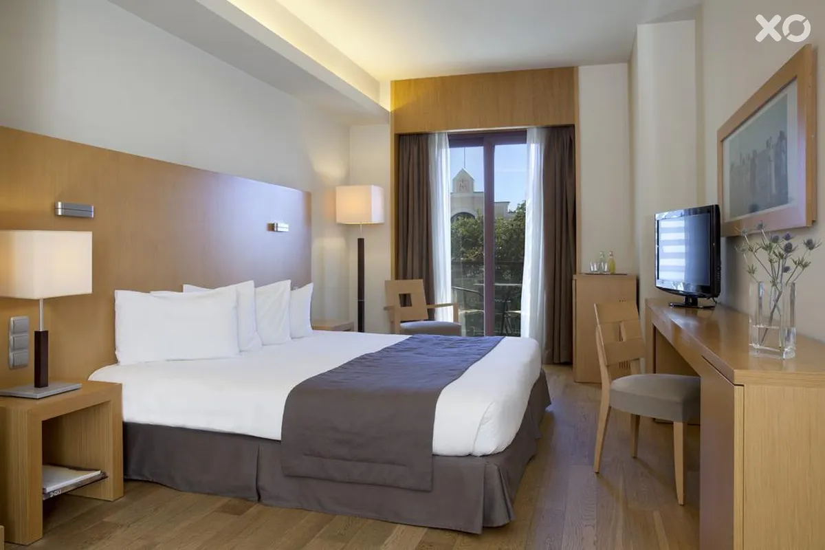 Lazart Hotel