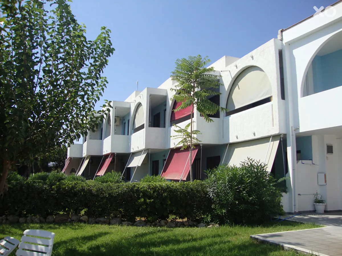 Gregory Peck Apartments & Studios